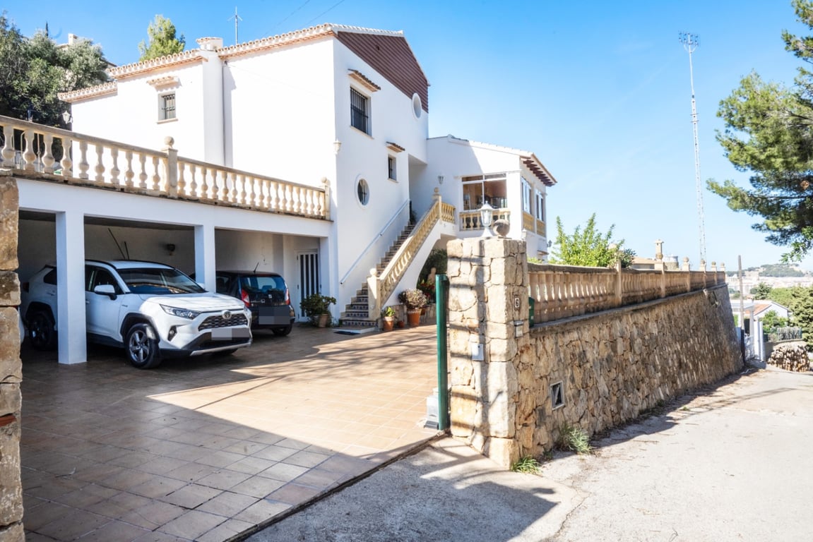 Xalet a la venda en denia amb vistes al mar - 2