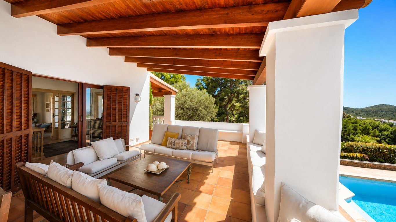 5-bed Villa in Santa Eulària des Riu photo 4