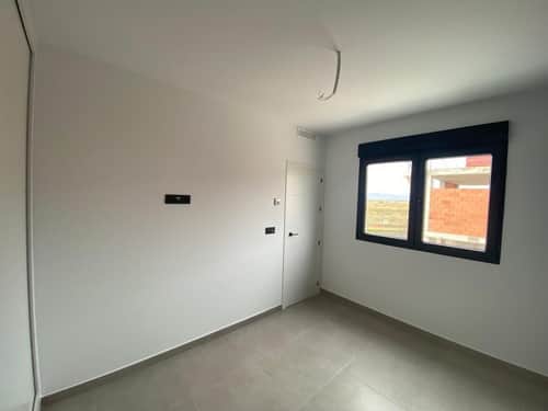 Nieuwbouwvilla met privézwembad op 700 meter van het strand in Los Alcázares — foto 7