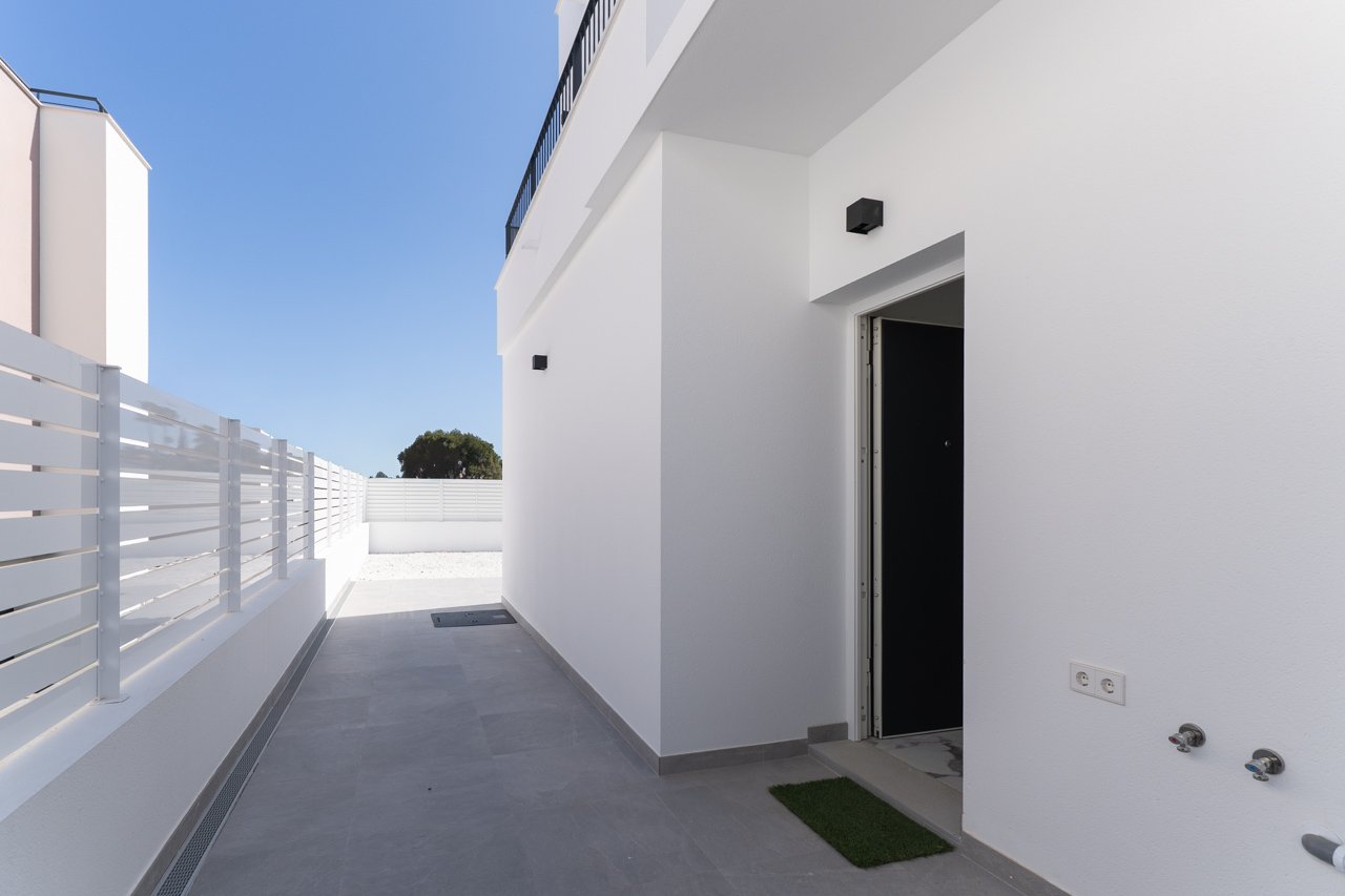 Villa de nueva construcción en Tossal Gross, Dénia — 3 dormitorios · 3 baños · Vistas al Montgó