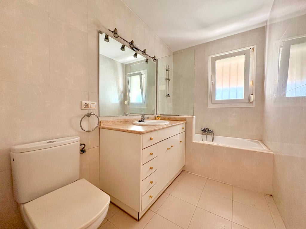 Property #RH20399 - 13