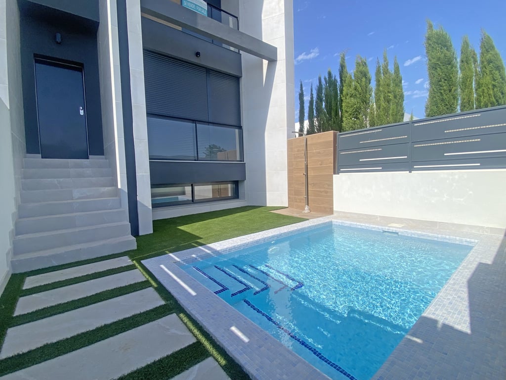 Property #RH20776 - 8