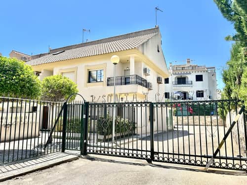 Rijwoning met 3 slaapkamers in La Zenia — foto 32
