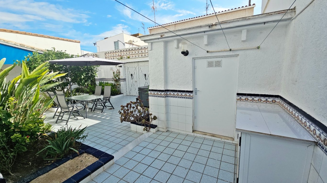 Casa de poble a Pego amb un gran pati - 4