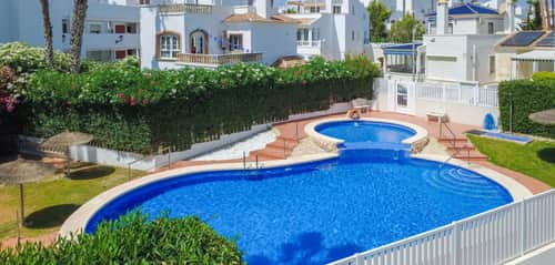 Rijwoning met 4 slaapkamers in Orihuela Costa — foto 5