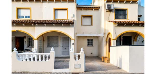 Rijwoning met 2 slaapkamers in Orihuela Costa