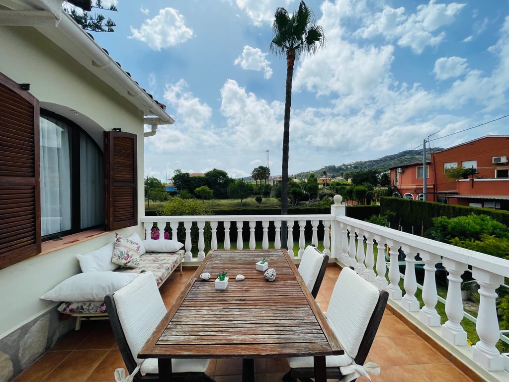 Pedreguer. Casa de campo amplio con piscina en venta - 49