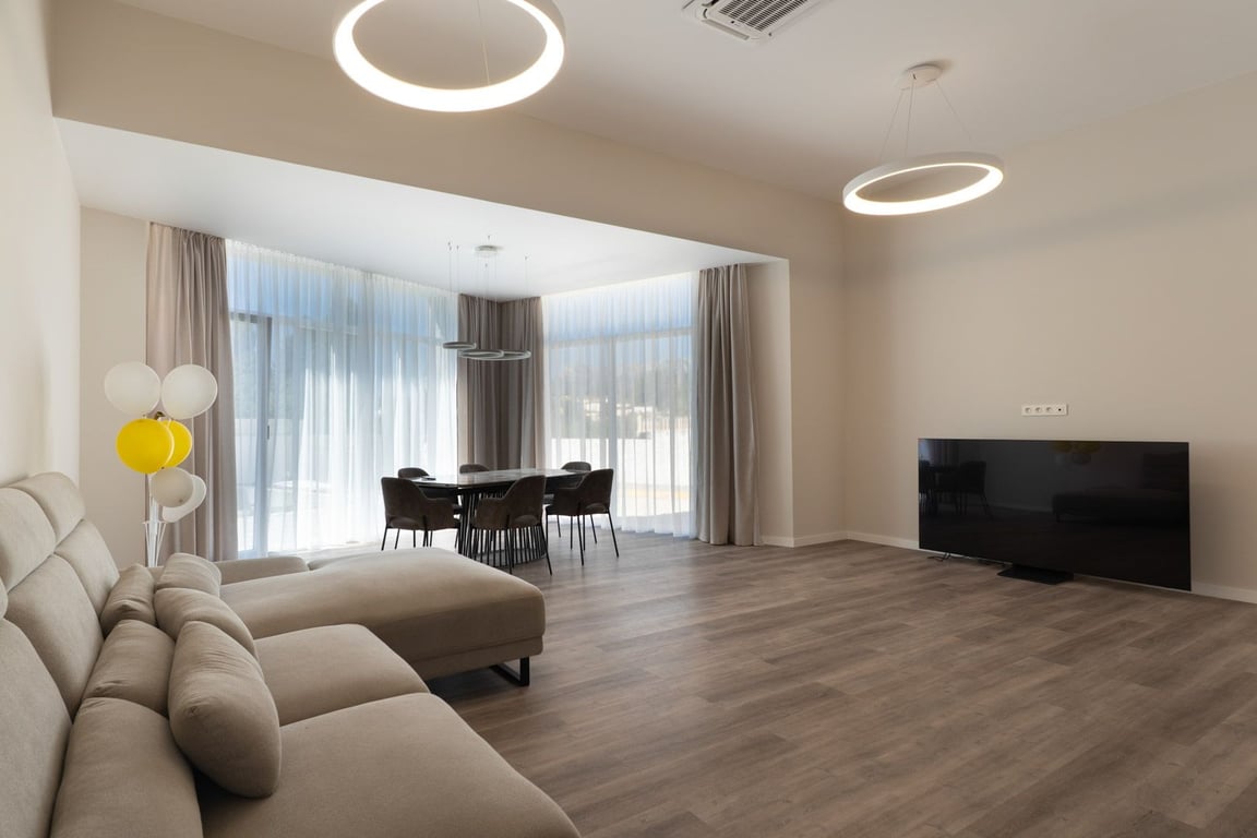 Property #RH21400 - 12