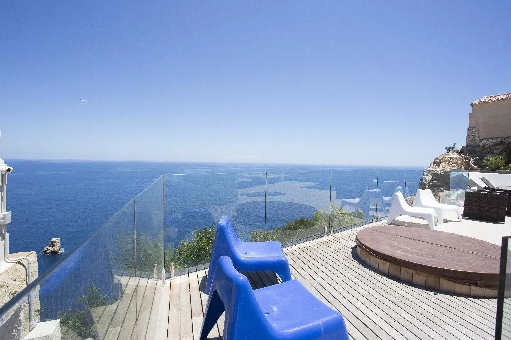 Lujosa Villa moderna en primera línea con impresionantes vistas al mar - 36