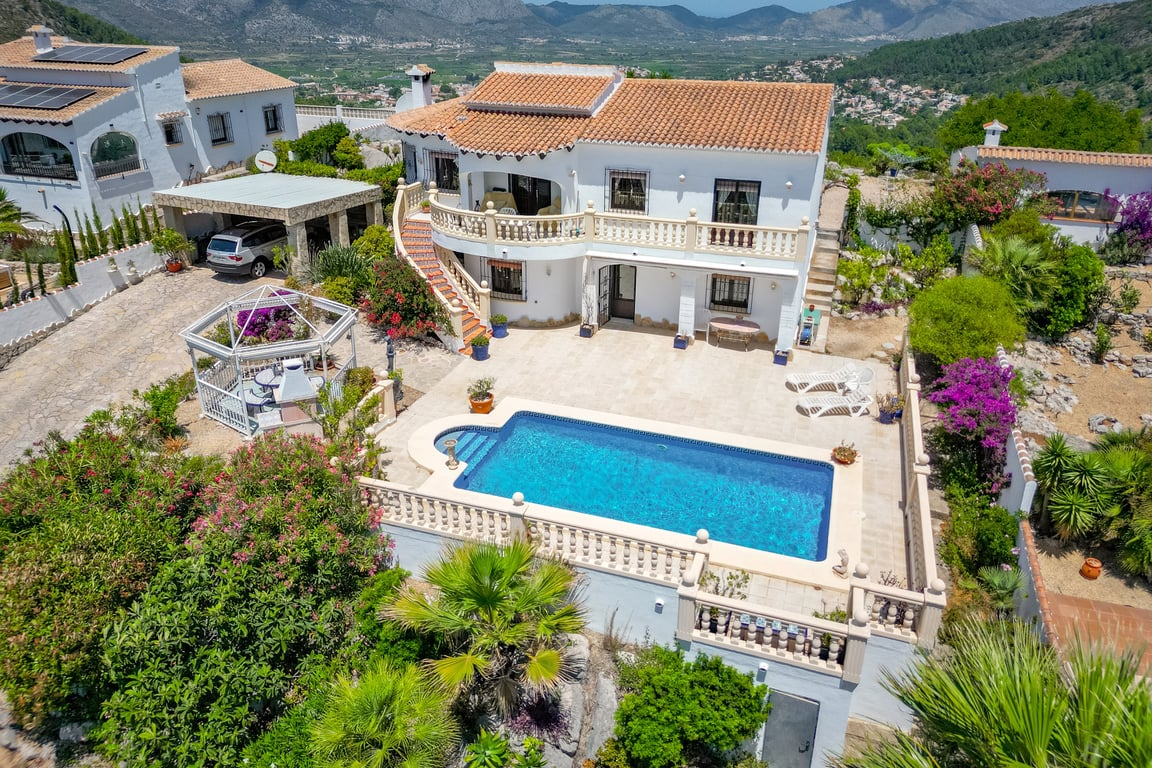 5-bed Villa in Murla