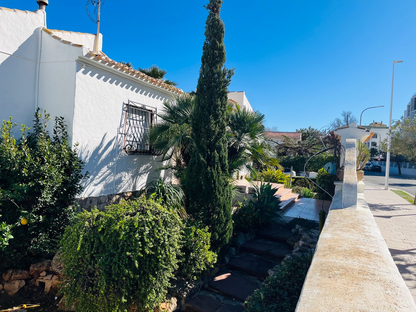 Villa de lujo frente al mar en Jávea — 6 hab · 5 baños · 2.100.000 €