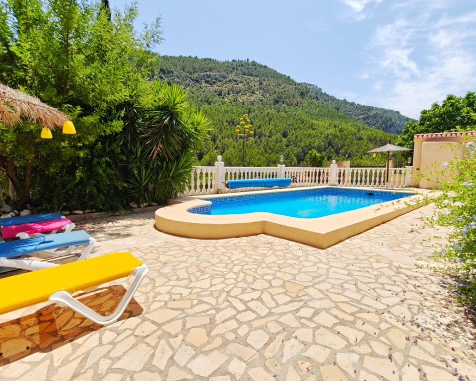 Finca a Castell de Castells en venda amb 5 habitacions, piscina i ampli terreny. - 27