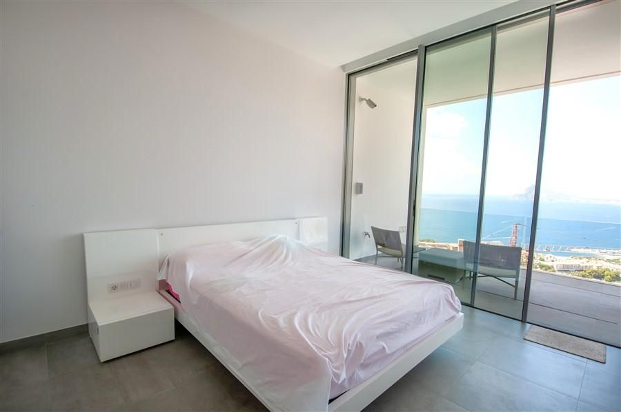 Property #RH20589 - 16