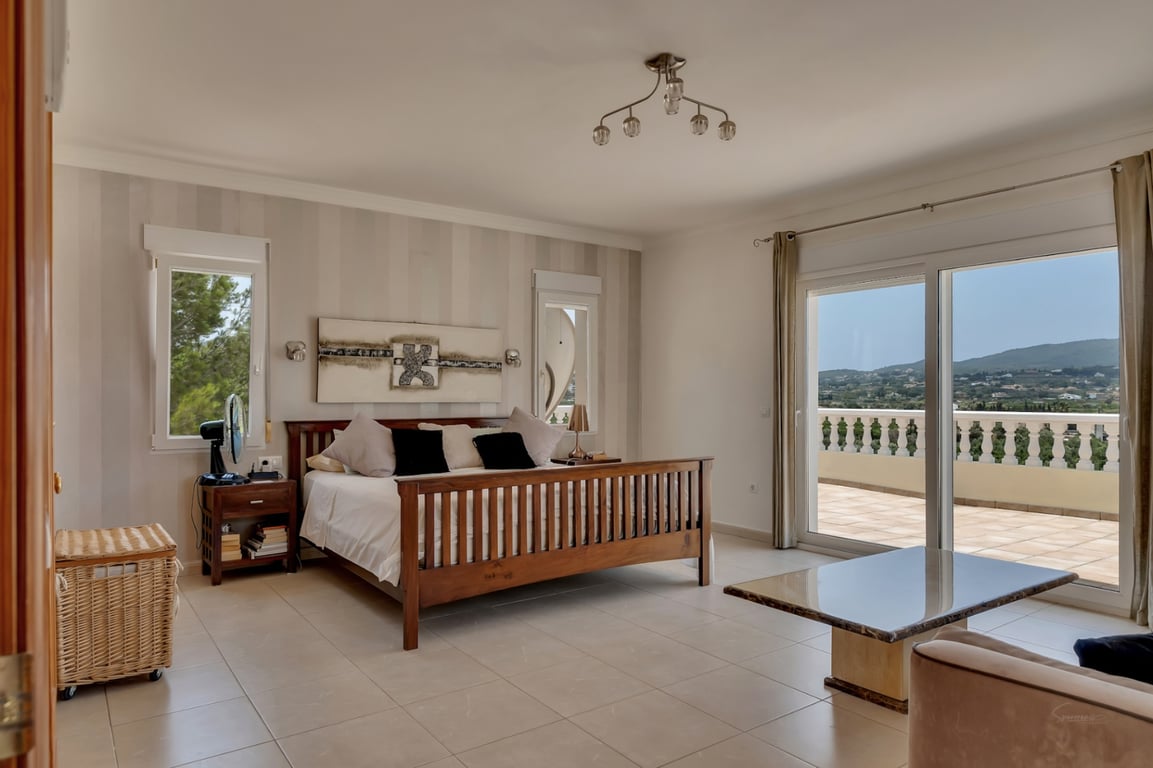 Villa con vistas abiertas en zona tranquila próxima al centro del pueblo de Jávea - 31