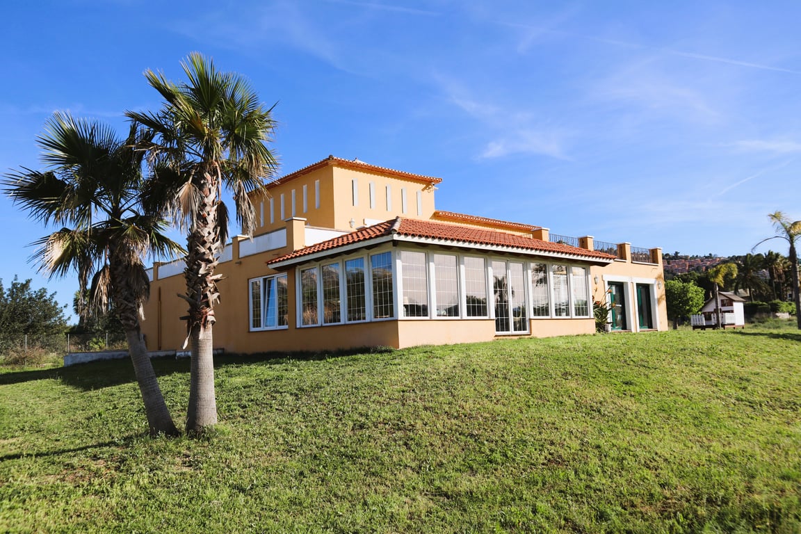 6-bed Villa in Pedreguer photo 3