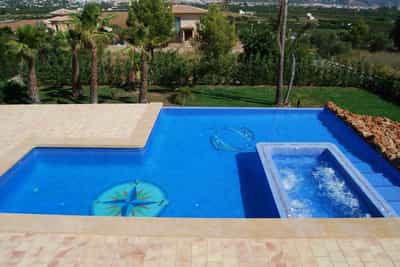 Property #AD 409 3