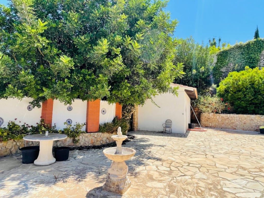 Chalet con piscina y vistas panorámicas en Dénia- Las Rotas - 32