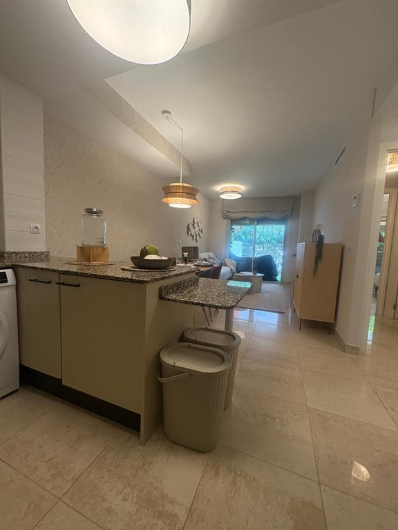 Apartamento reformado de 1 dormitorio en Denia con piscina comunitaria - 11