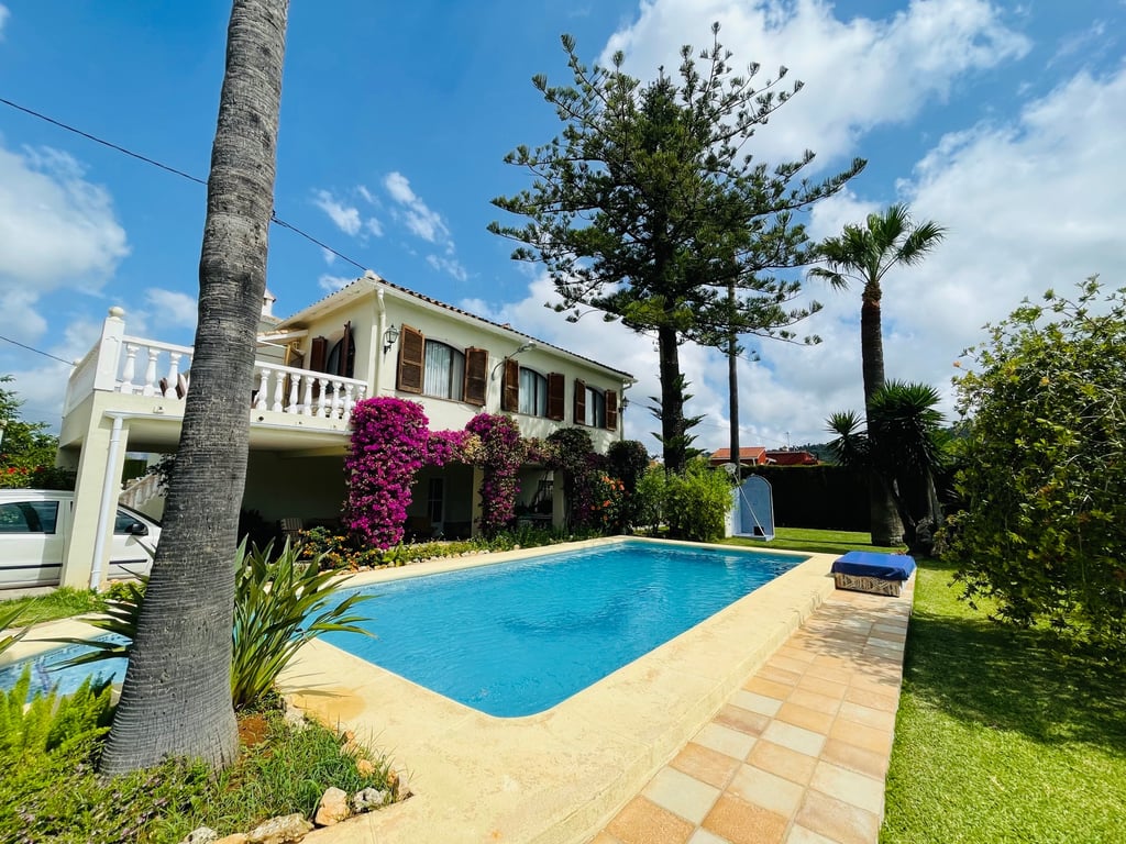 Pedreguer. Casa de campo amplio con piscina en venta - 58