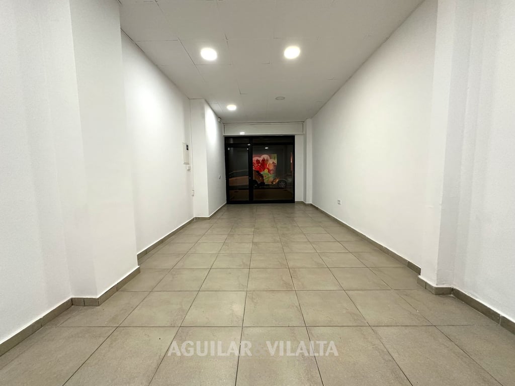 Commercial premises on Calle Corró - 6