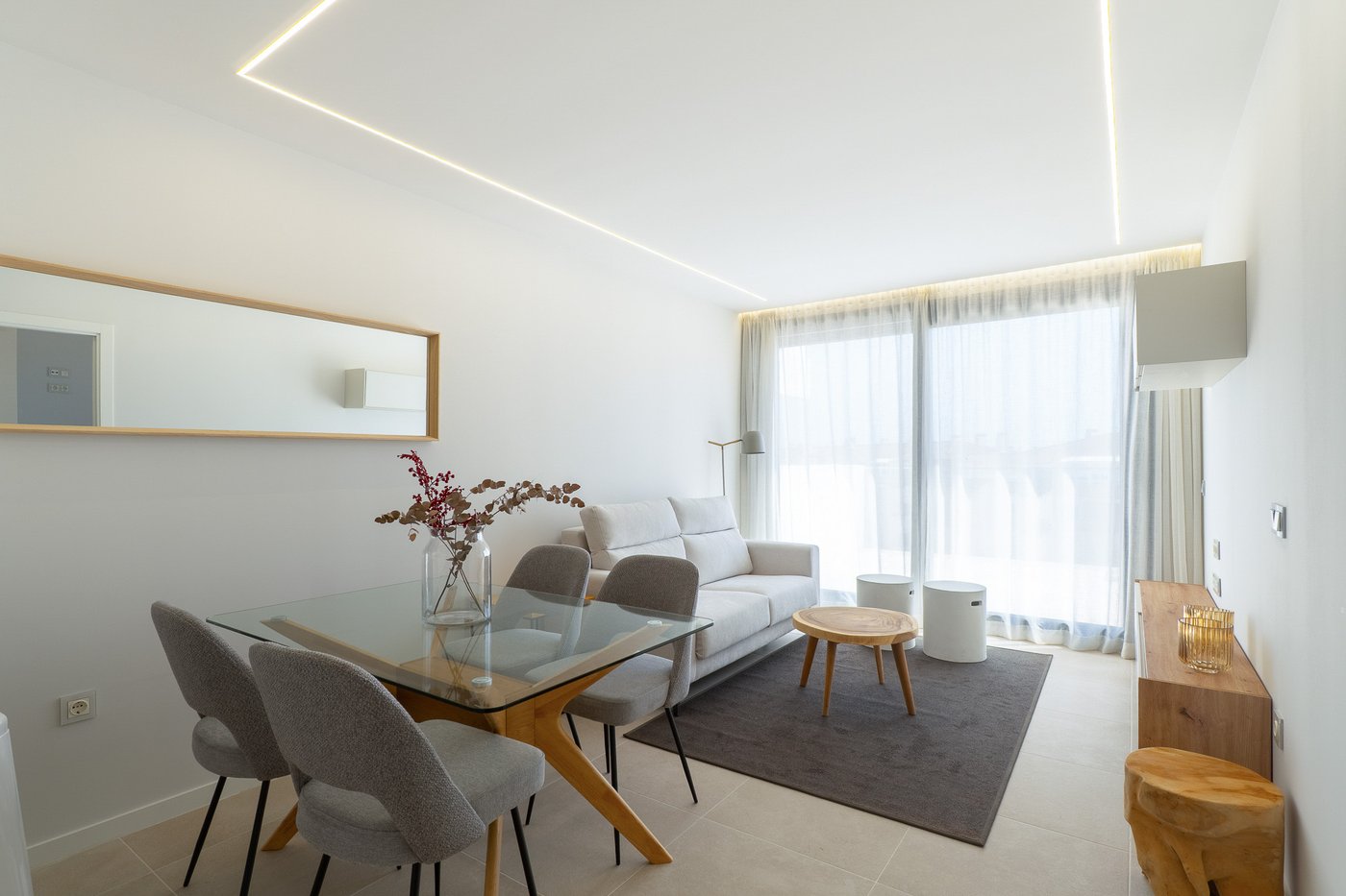 Beachfront Penthouse in Dénia — 3-bedroom, 2-bathroom with Mediterranean & Montgó Views