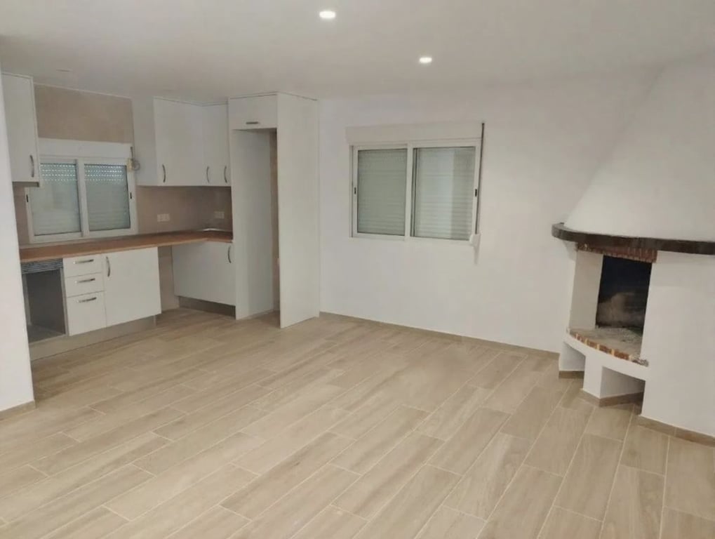 Oportunitat: Finca Rústica d'una Sola Planta a Prop de l'Arenal a Jávea | 4 Dormitoris, 1.500 m² de Parcel·la | Només 519.000 €! - 2