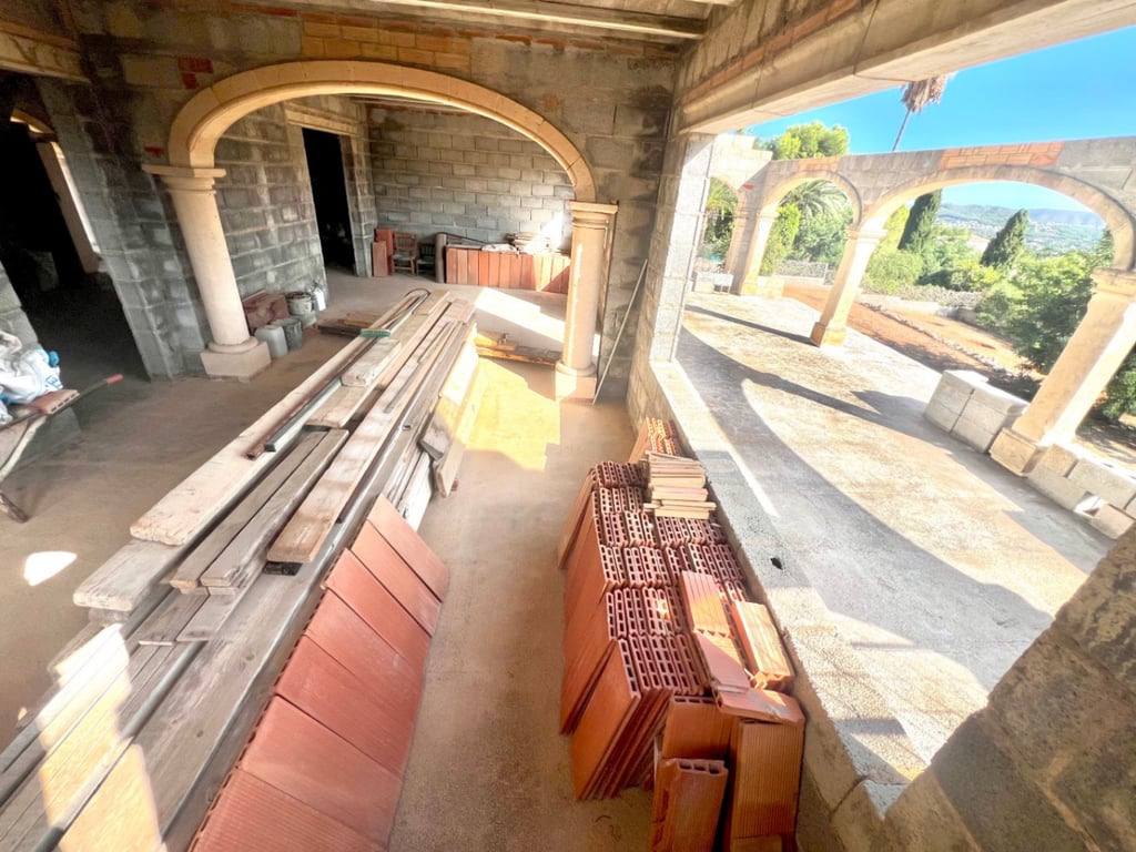 Propiedad con gran parcela, con una construcción para finalizar, en una demandada zona de Jávea - 12