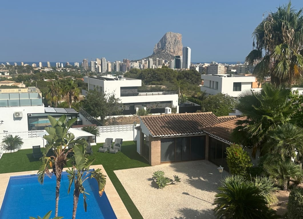 Propietat Rara a Calpe: Vila de Luxe Renovada + Casa per a Convidats en un Immens Terreny de 2,100 m²! - 3