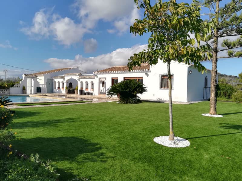 Bijzondere villa in Jávea met zwembad en potentieel