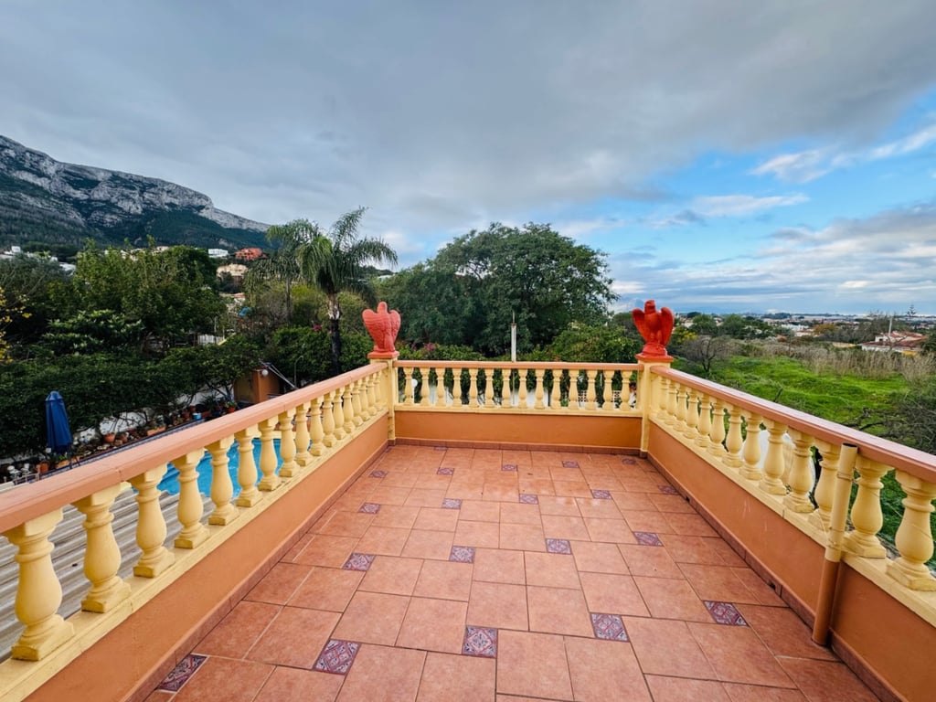 Dénia. Chalet amplio con vistas al mar en venta - 30