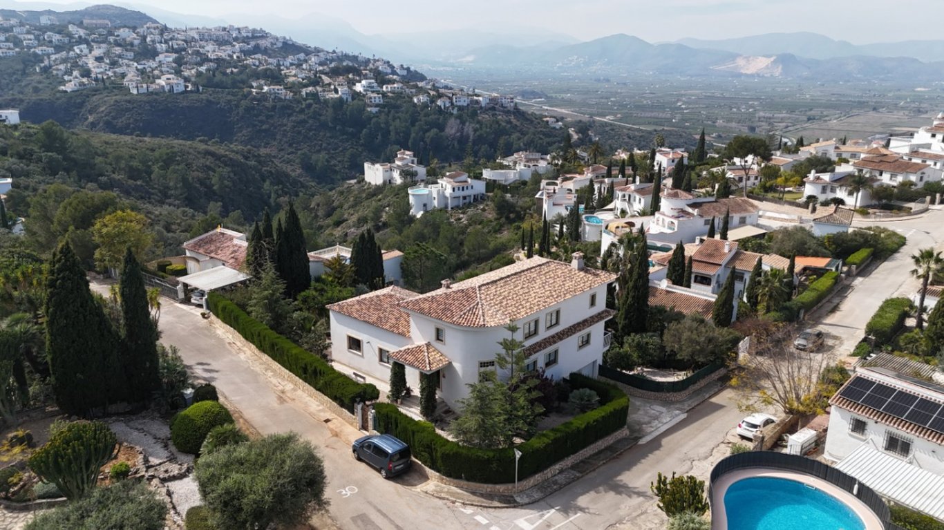 Tu oasis en Monte Pego: chalet con gran parcela, piscina y total privacidad - 3