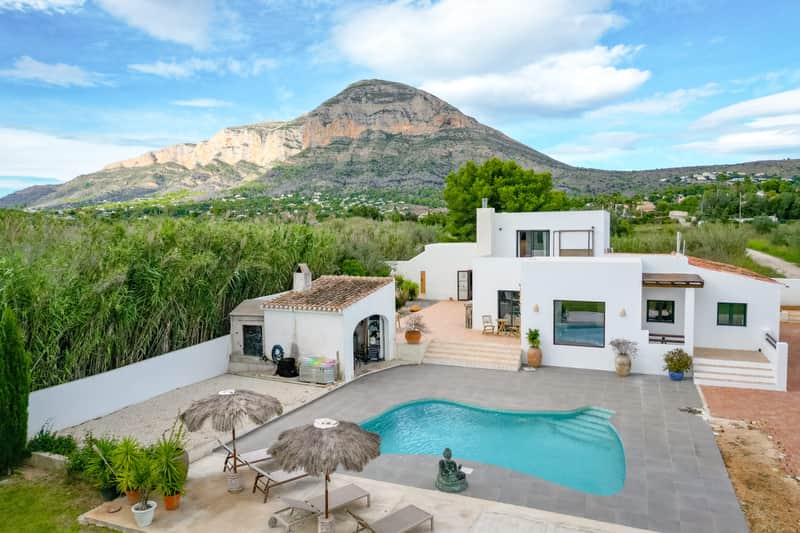 Exclusieve villa met bergzicht in Jávea