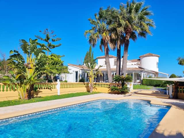 Finca in Dénia, 5 slk, 383m²