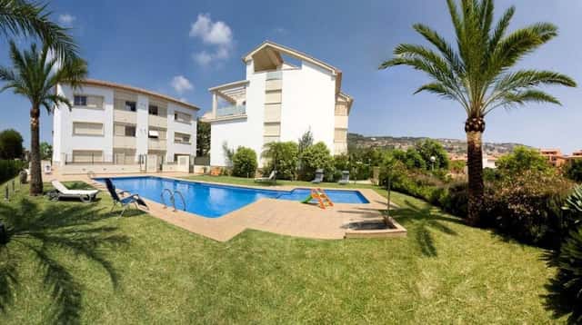 Apartamento sin amueblar de 3 dormitorios en alquiler a largo plazo en el Puerto de Javea
