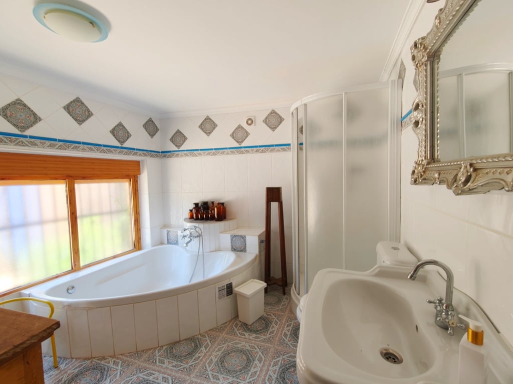 Finca a Castell de Castells en venda amb 5 habitacions, piscina i ampli terreny. - 25