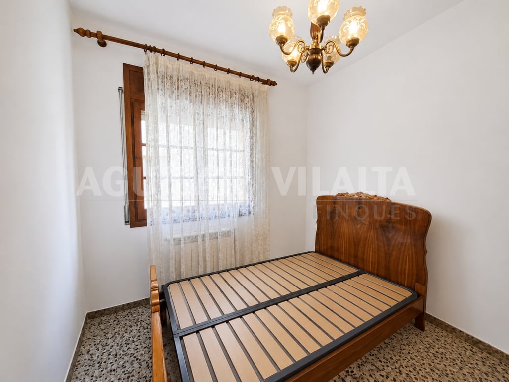 Casa toda en planta de cuatro dormitorios y dos baños - 14