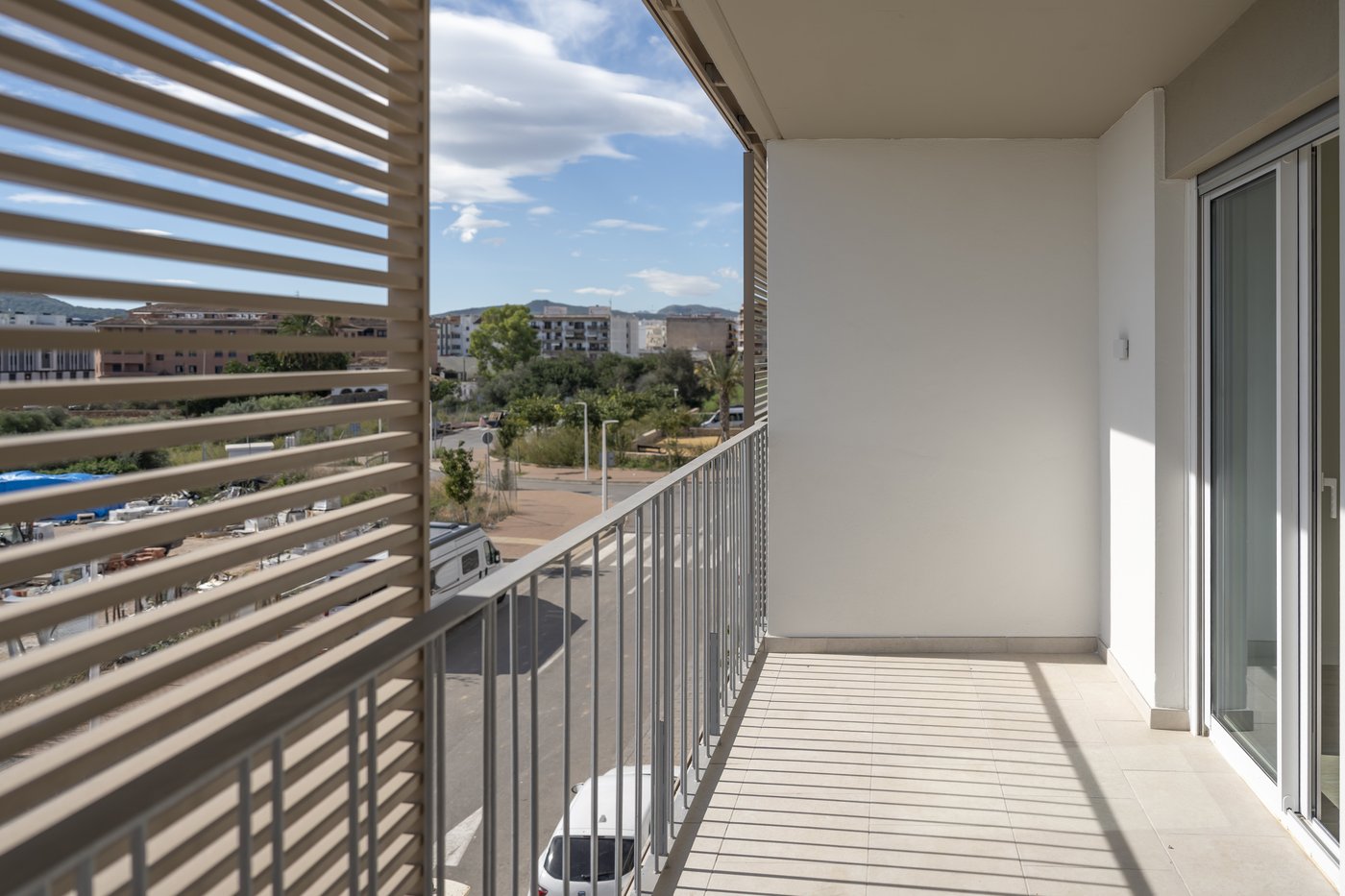 Apartamento de 2 dormitorios orientado al sur con jardines privados en Jávea
