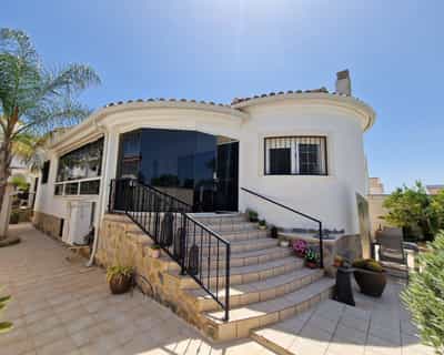 Villa in El Oasis, San Fulgencio, La Marina - 1