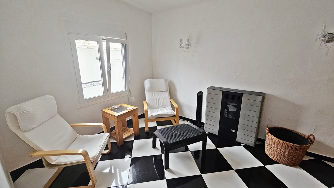 Casa de poble a Pego amb un gran pati - 13