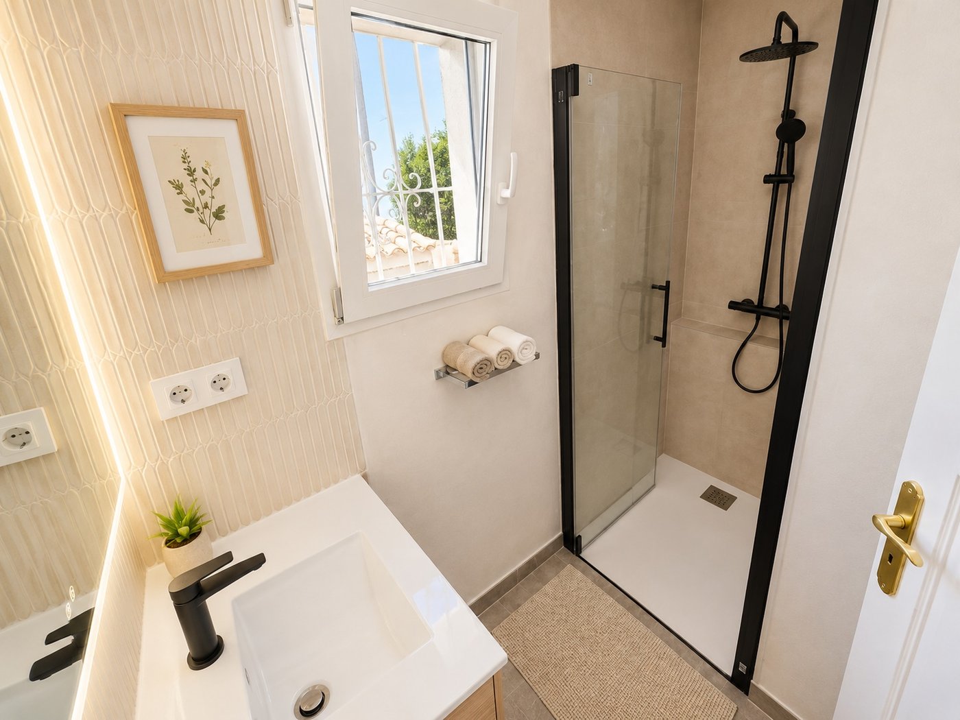 South-facing Corner Townhouse with Terraces in Moraira Park — €329,000