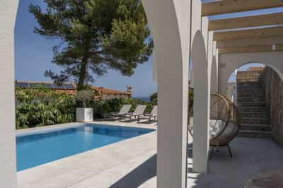 Property R4410187