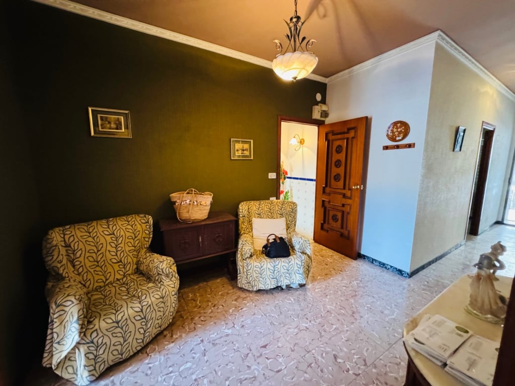 Casa de dos plantas en el centro de Orba (Alicante) - 6