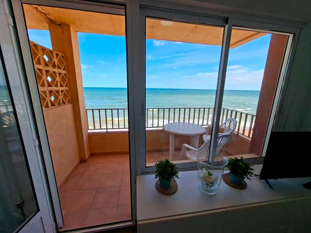 3-bed apartment with terrace in Tavernes de la Valldigna, 71m²