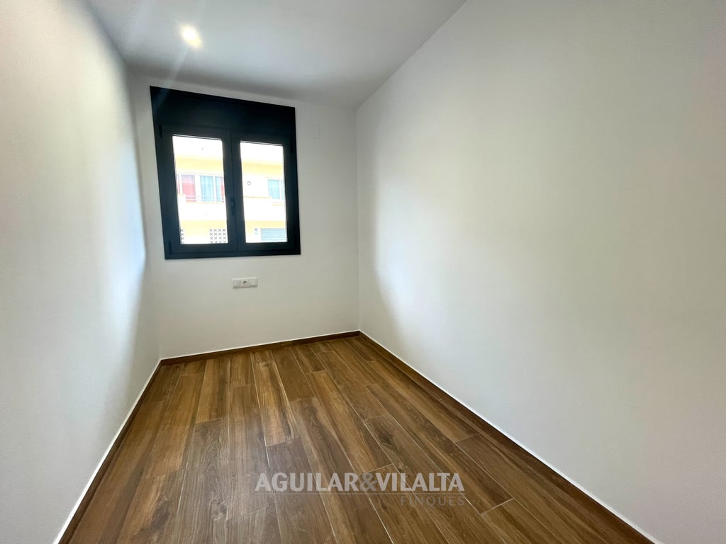 PIS EN PLANTA BAIXA AMB TERRASSA PER ESTRENAR - 10