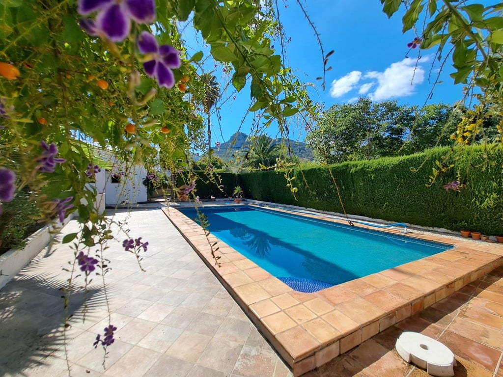 Villa familiar con piscina en venta en Orba - 50