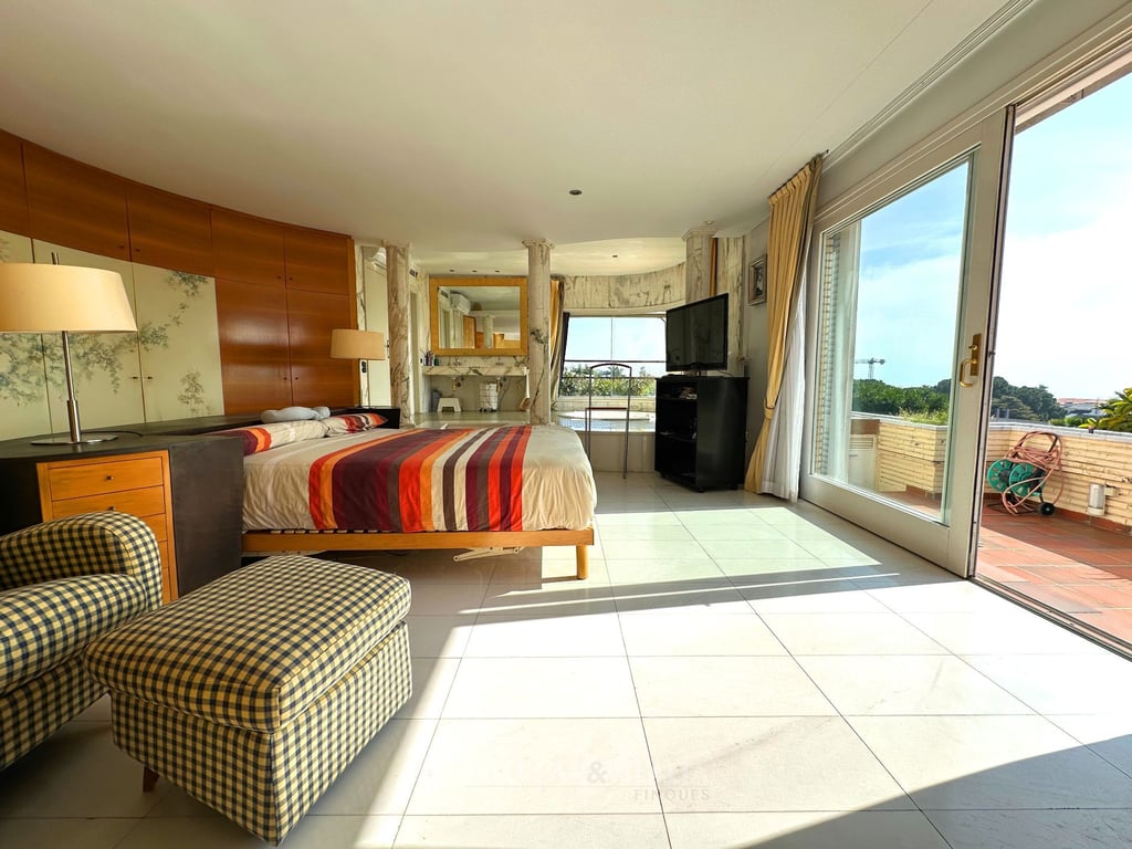 Exclusive villa in Can Teixidó with sea views - 68