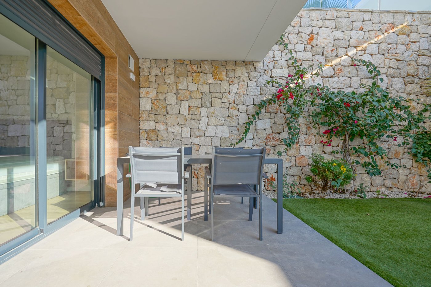 Villa Zirkonia — Sunny 2‑bedroom apartment in Cumbre del Sol
