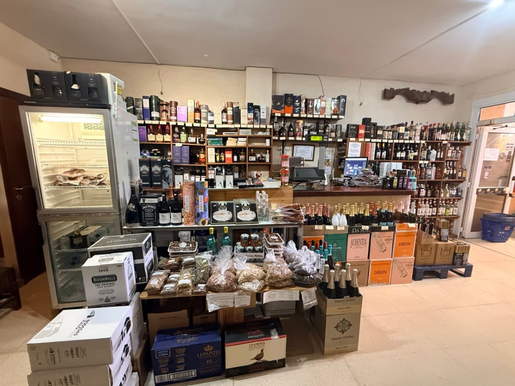 Exitoso negocio vinícola a la venta en Moraira centro - 3