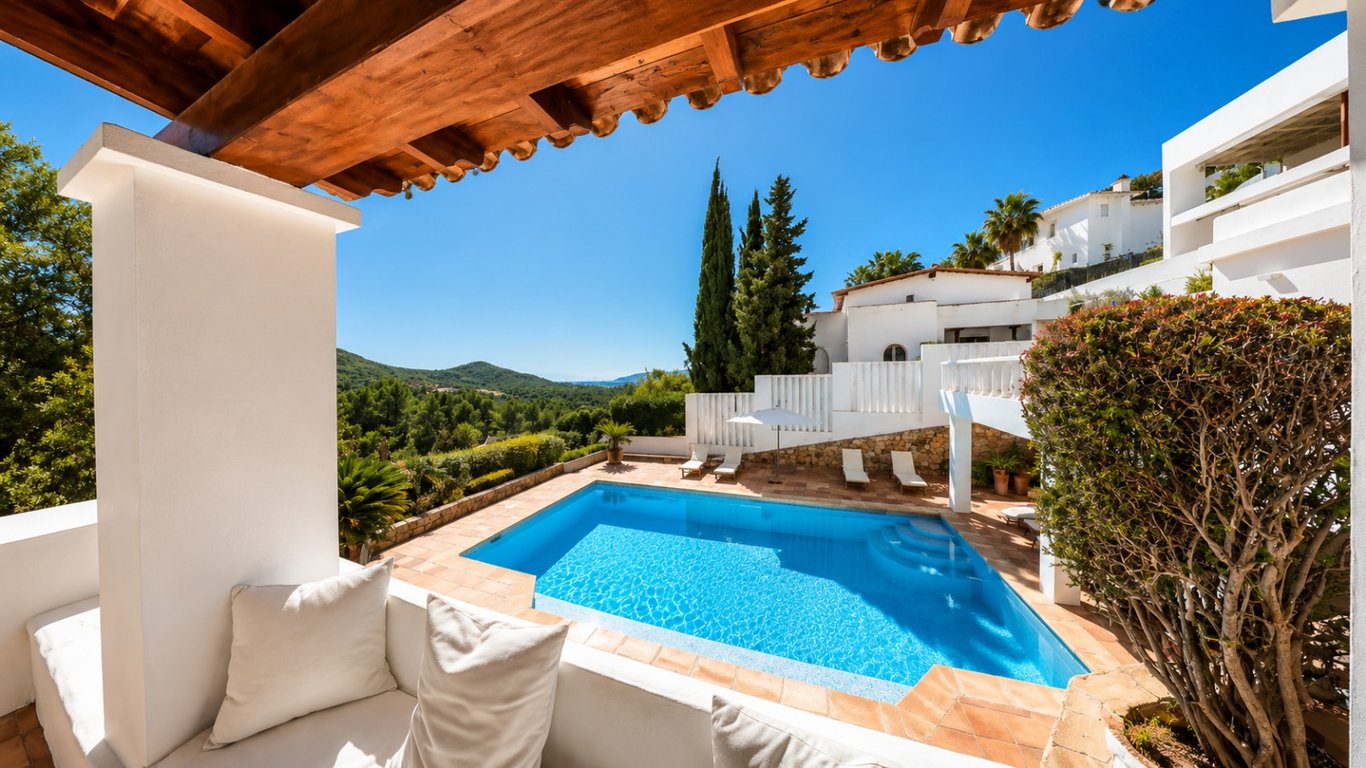 5-bed Villa in Santa Eulària des Riu photo 3