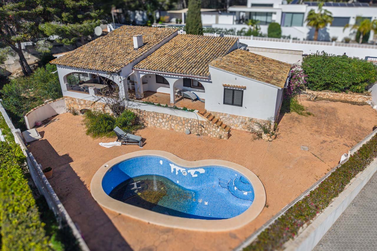 Villa Qila — 3 dormitorios, 4 baños con vistas al mar